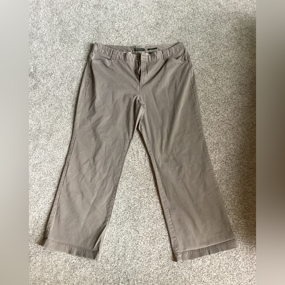 Eddie Bauer Tan Chinos Classic Khaki Style - Picture 1 of 2